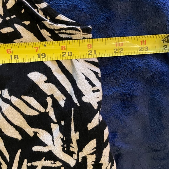 Aerie Womens‎ CropBlouse Black/White Size XL Flutter Sleeves Boho - Picture 8 of 8